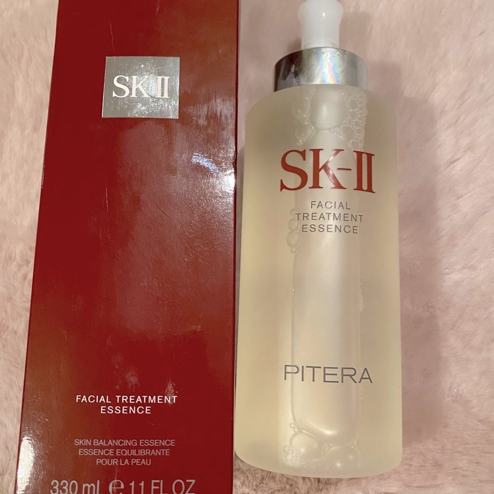 SK-II facial treatment essential, 330ml/11 oz